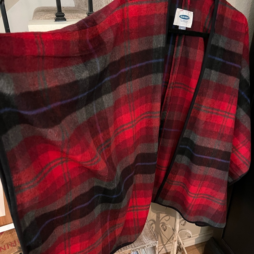 Huge closet clean out!  Old Navy Cape size M/L.